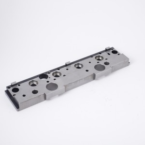 Precision hardware continuous stamping complete die